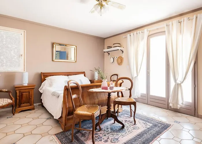 Chambre Et Table D'Hotes Villa Pomponette