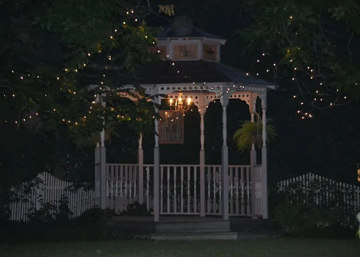 Plano Bed & Breakfasts 