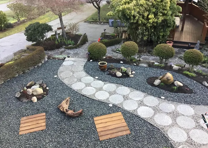 Furry Creek Bed & Breakfasts 
