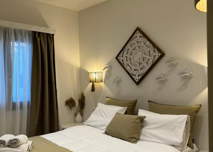 Naxos Petite Studios