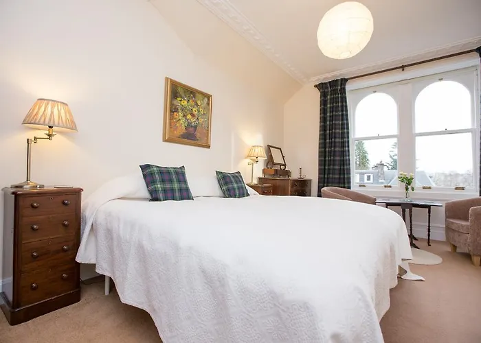 Holly Lodge
