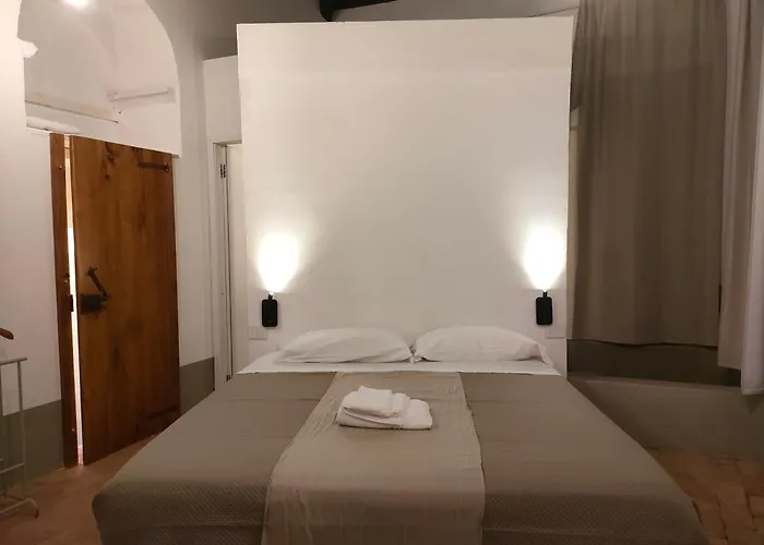 Torre Subrosa, vasca in camera cromoterapia