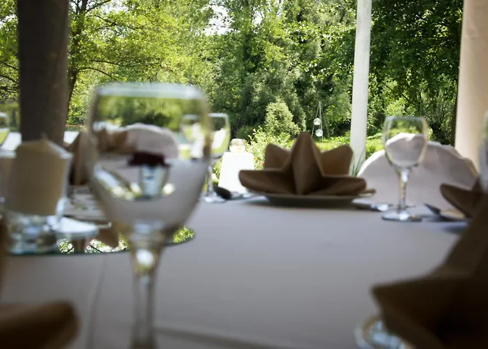 Bed And Breakfast Restaurant Dp