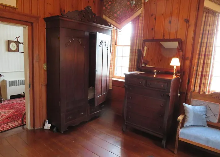 Orange Bed & Breakfasts 
