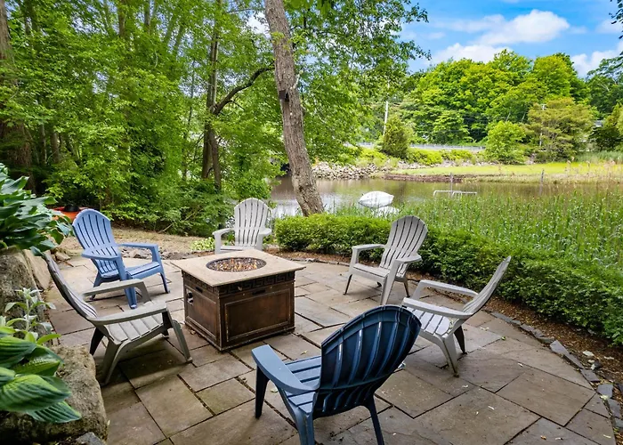Stony Brook Bed & Breakfasts 