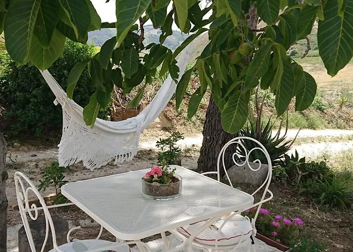 Helimos B&B With Segesta Temple View Near Castellammare Del Golfo