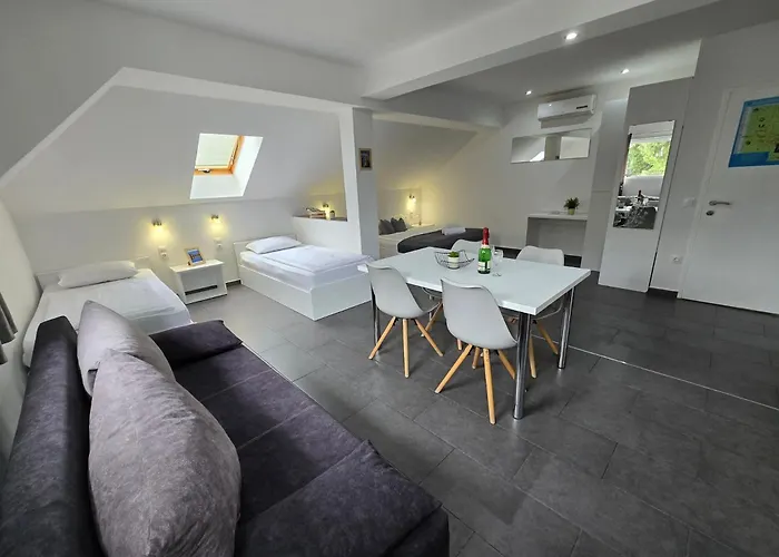 B&B Cindra