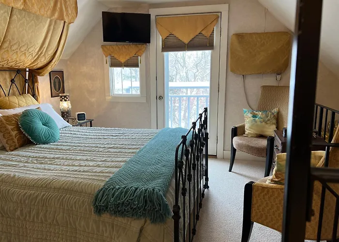 Green Bay Bed & Breakfasts 