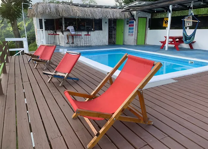 SAINT THOMAS Bed & Breakfasts 