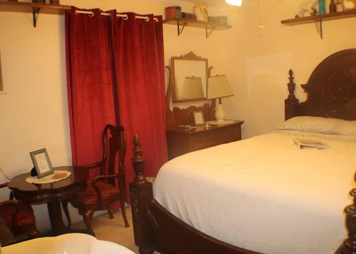 Serenity Hill Bed And Breakfast