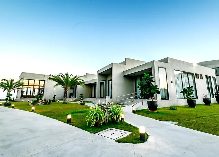 Tana Beach Villas