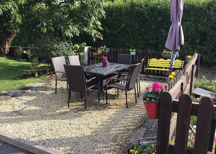 Cong Bed & Breakfasts 
