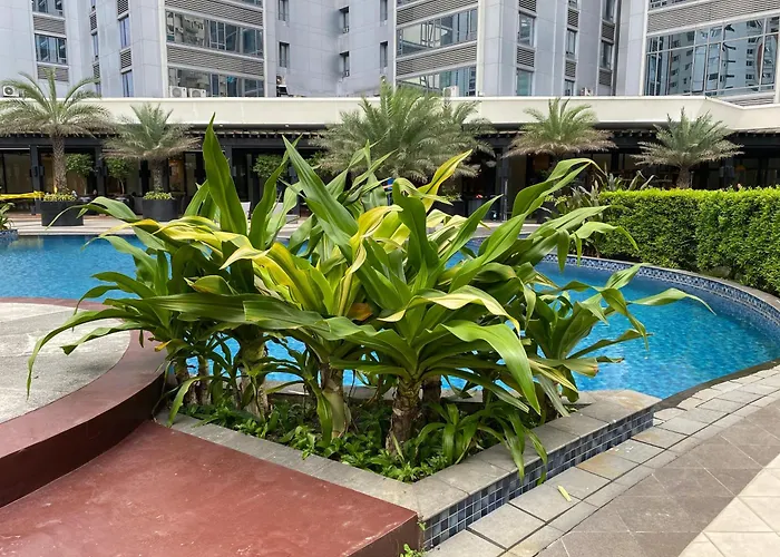 Makati Air Luxury Package - Laugh Sleep Brunch Surf 300 Mbps Fast