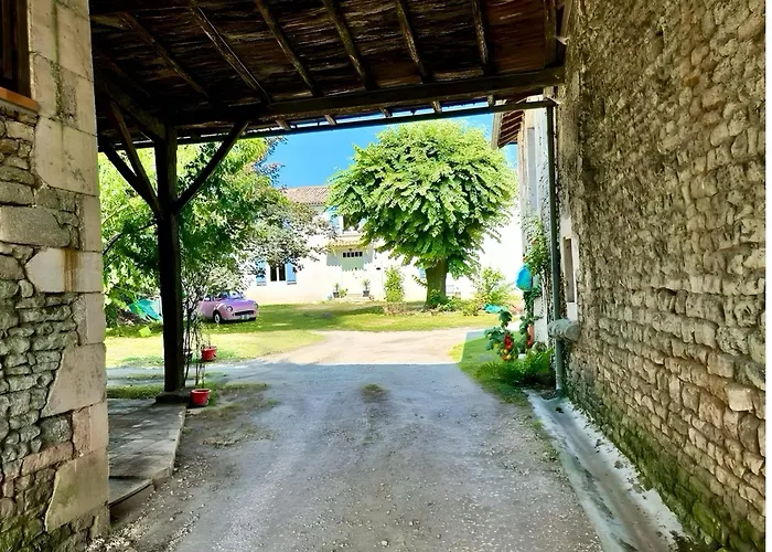 Cognac Bed & Breakfasts 