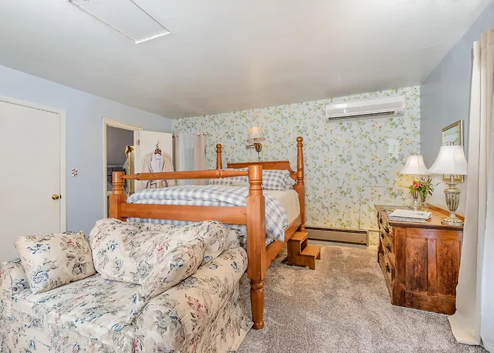 Fallen Tree Farm Bed And Breakfast