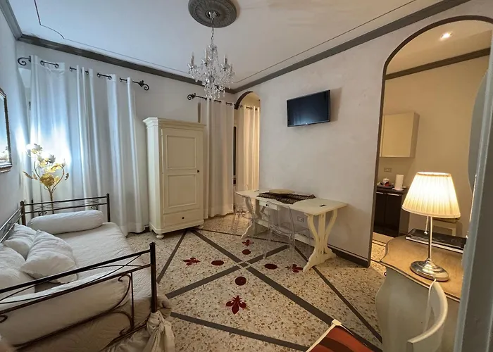 Palazzo Mari suite&rooms b&b