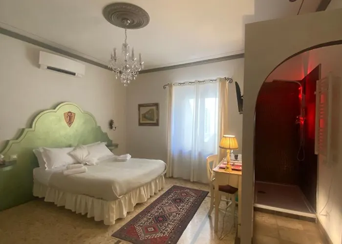 Palazzo Mari suite&rooms b&b