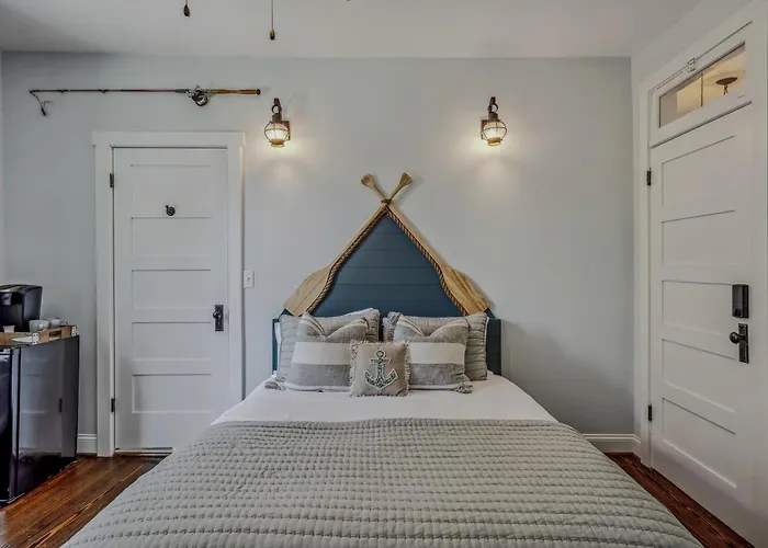The Grand Castalian Inn Bed And Breakfast