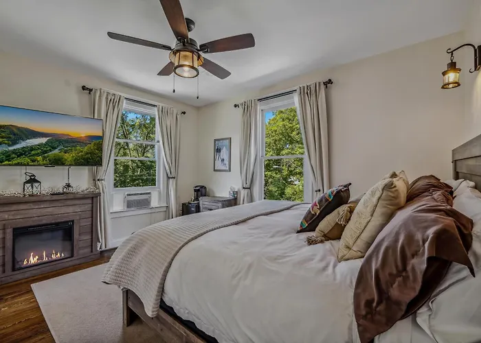 The Grand Castalian Inn Bed And Breakfast