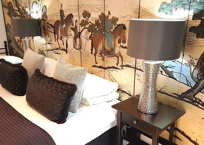 Boat House Super Suites