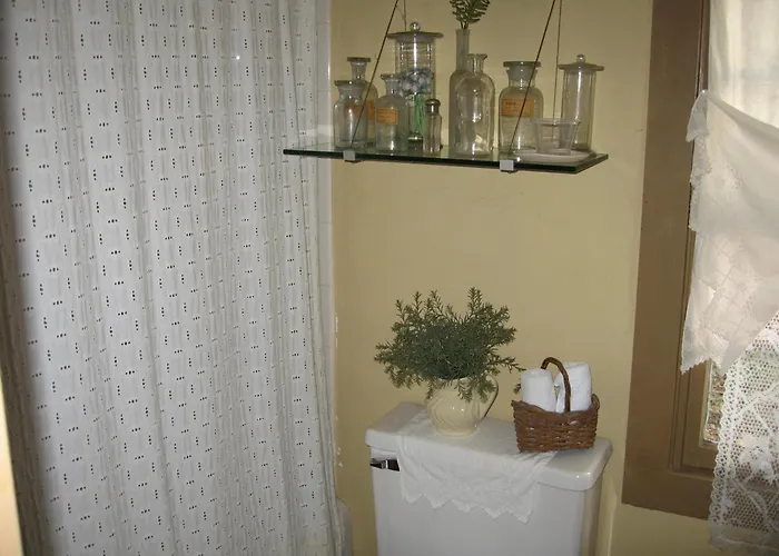 B&B On Seven Acres With Private Bed & Bath