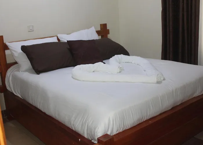 Eshborns House - Near Jomo Kenyatta International Airport And Sgr With Shuttle Services At An Extra Fee