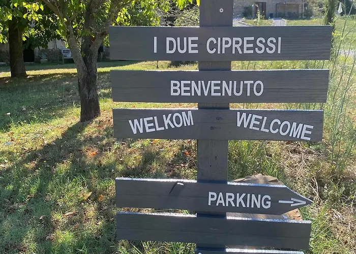 i due cipressi - Bed&Breakfast