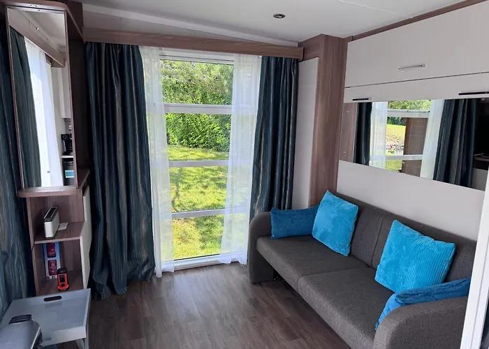 The Garden Room Tiny House Bed And Breakfast Stay