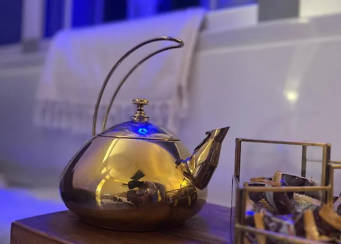 Femme Noir Luxury Spa Experience