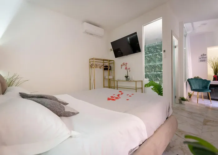 Etnea 208 Luxury Jacuzzi Suite Catania