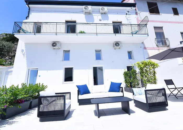Blue View Luxury Rooms
