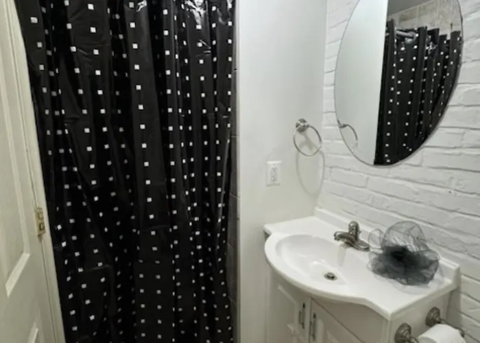 Dc Play House Bed And Breakfast
