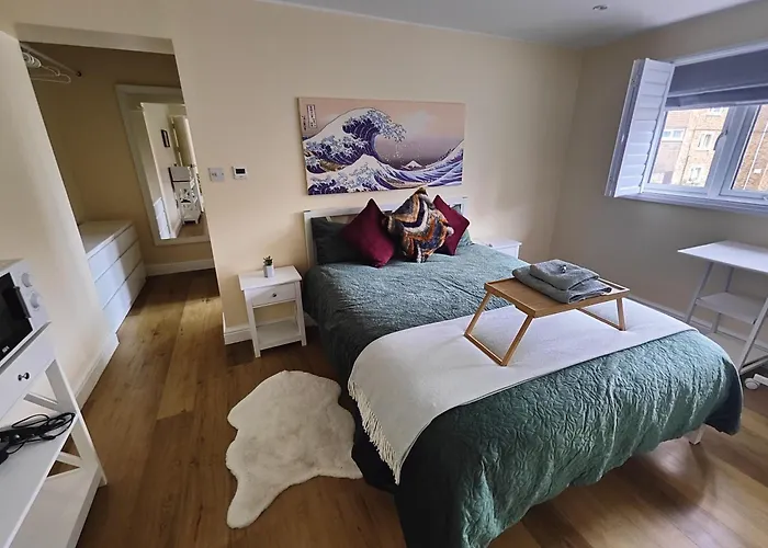 Clifton House O2 & Excel Rooms With Private Bathroom And Breakfast Option