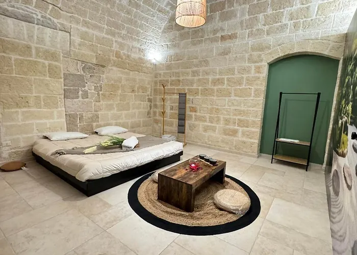 Amale' Suite 10 Giappone