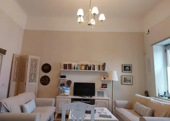 Emily'S Guest House