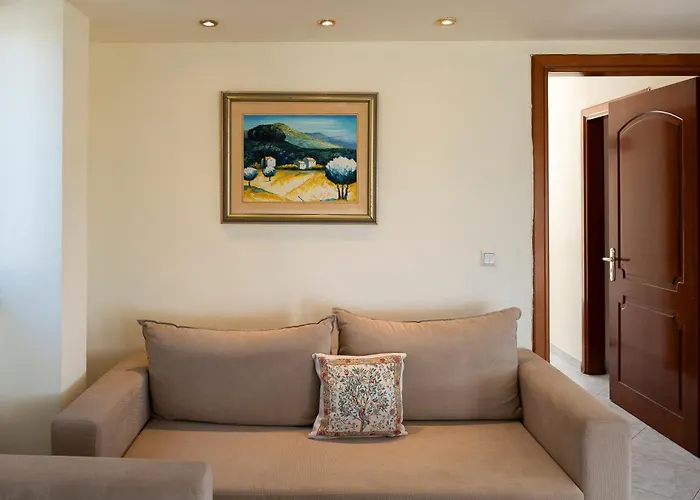 Pounedes Luxury Suites