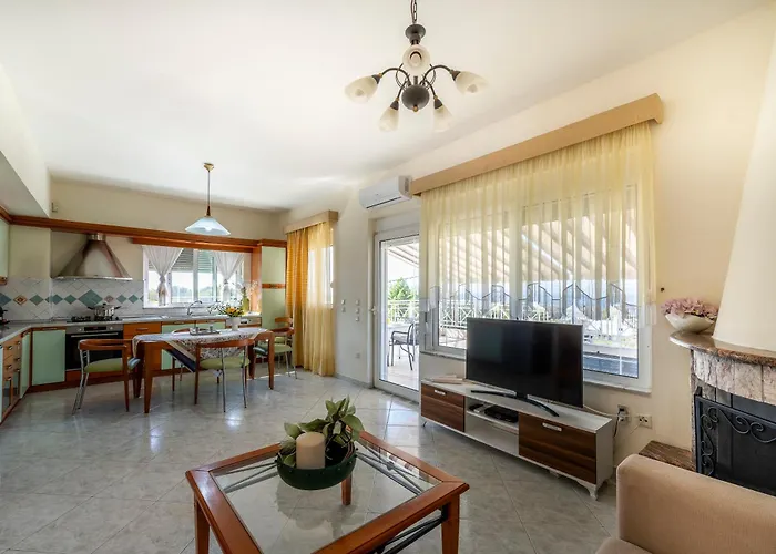 Pounedes Luxury Suites