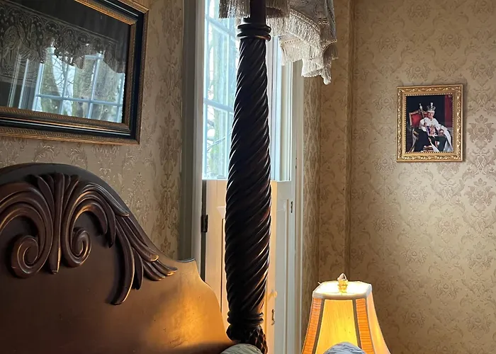 Waterbury Bed & Breakfasts 