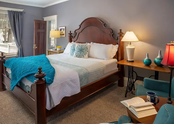 Lowell Bed & Breakfasts 