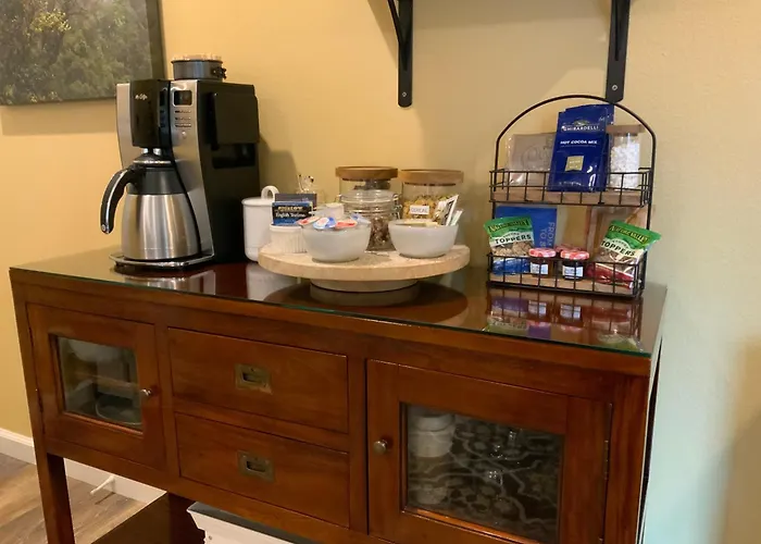 Fern Acres Bed & Breakfasts 