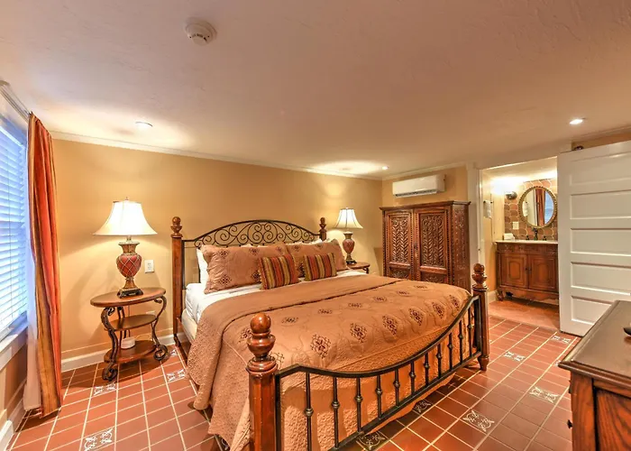 Casa De Solana Bed And Breakfast