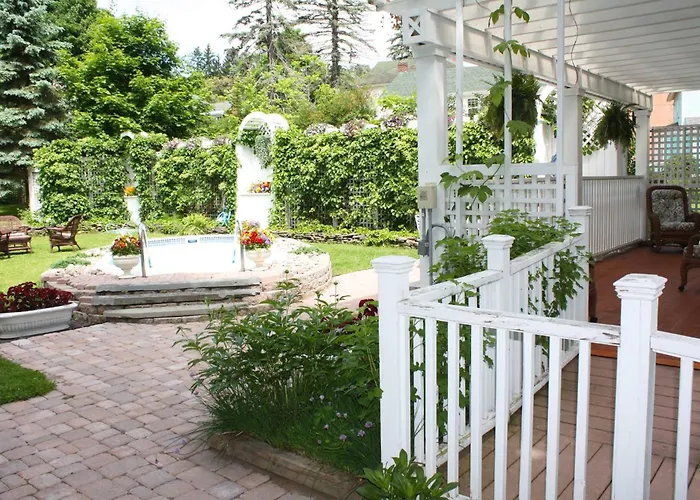 The White House Inn
