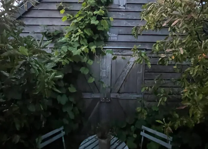 Elm Cottage Barn