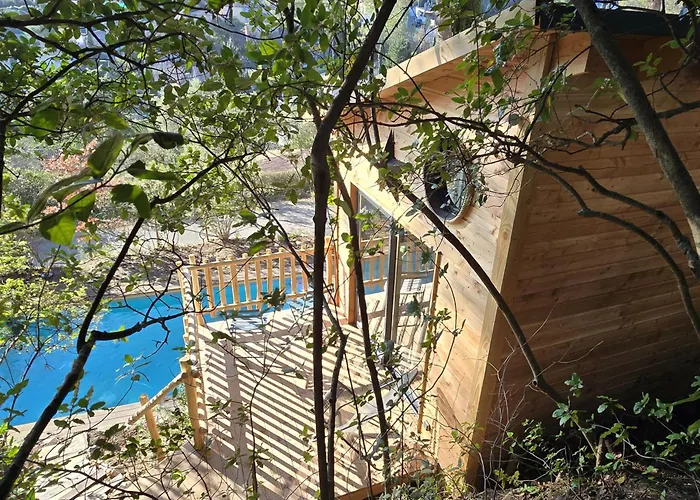 La Cabane Aixoise Piscine & Jacuzzi