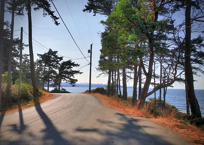 Gabriola Island B&B By The Sea