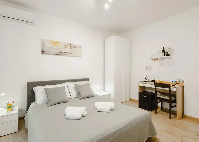 G21 Guest House