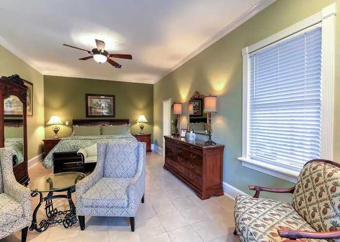 Casa De Solana Bed And Breakfast