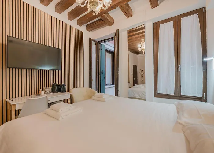 Rialto Suite 707