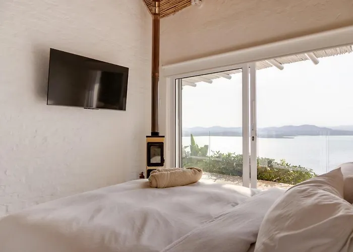 Romantic Cosy Fire-Place At Enso Botanico Boutique Villa, Kosmos