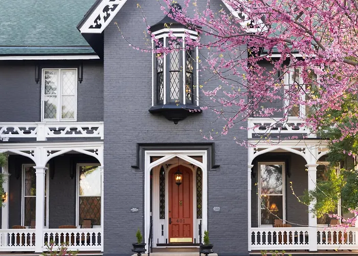 Shelbyville Bed & Breakfasts 